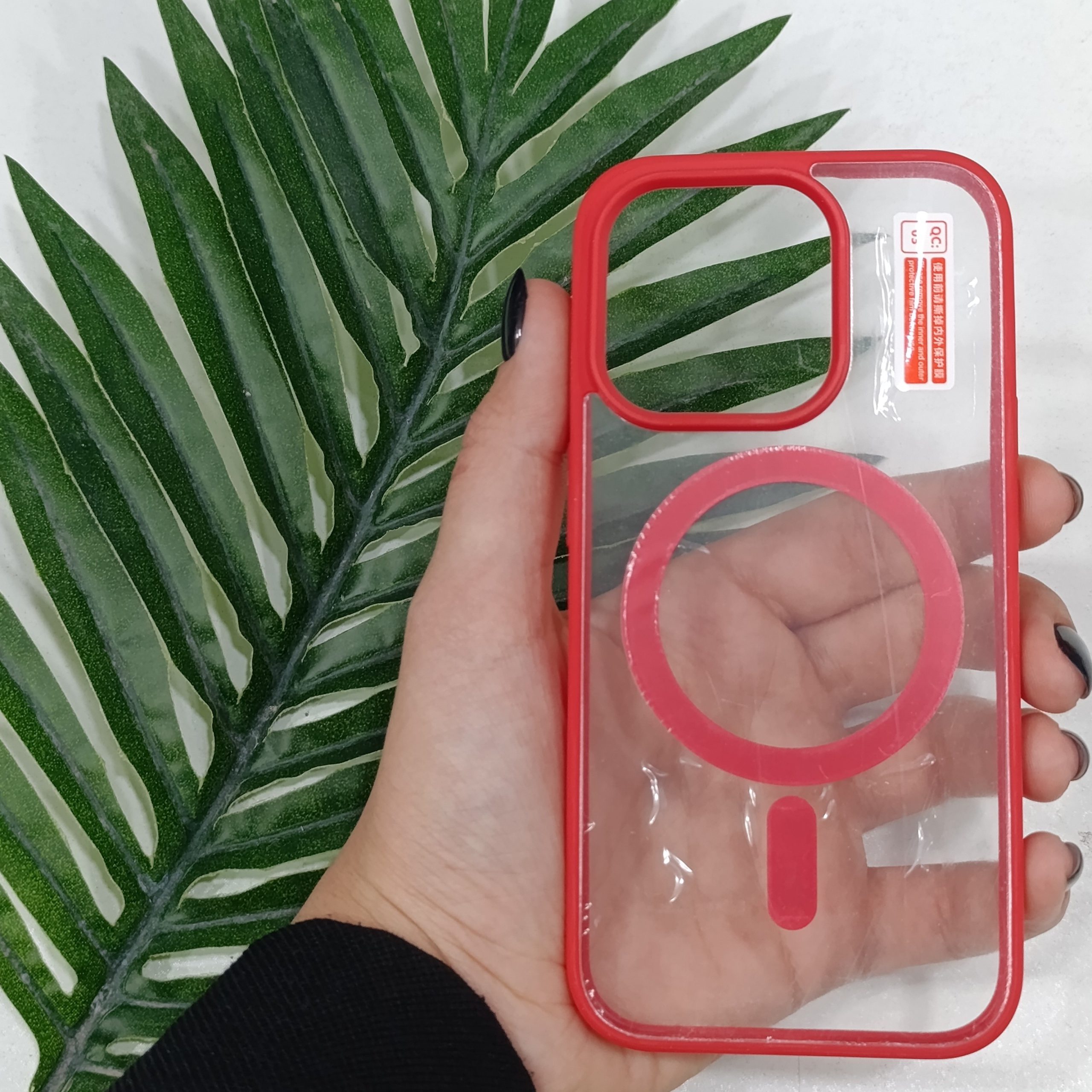 گارد آیفون Iphone 15pro طرح مگنتی شفاف دور رنگی رنگ قرمز قاب و محافظ موبایل