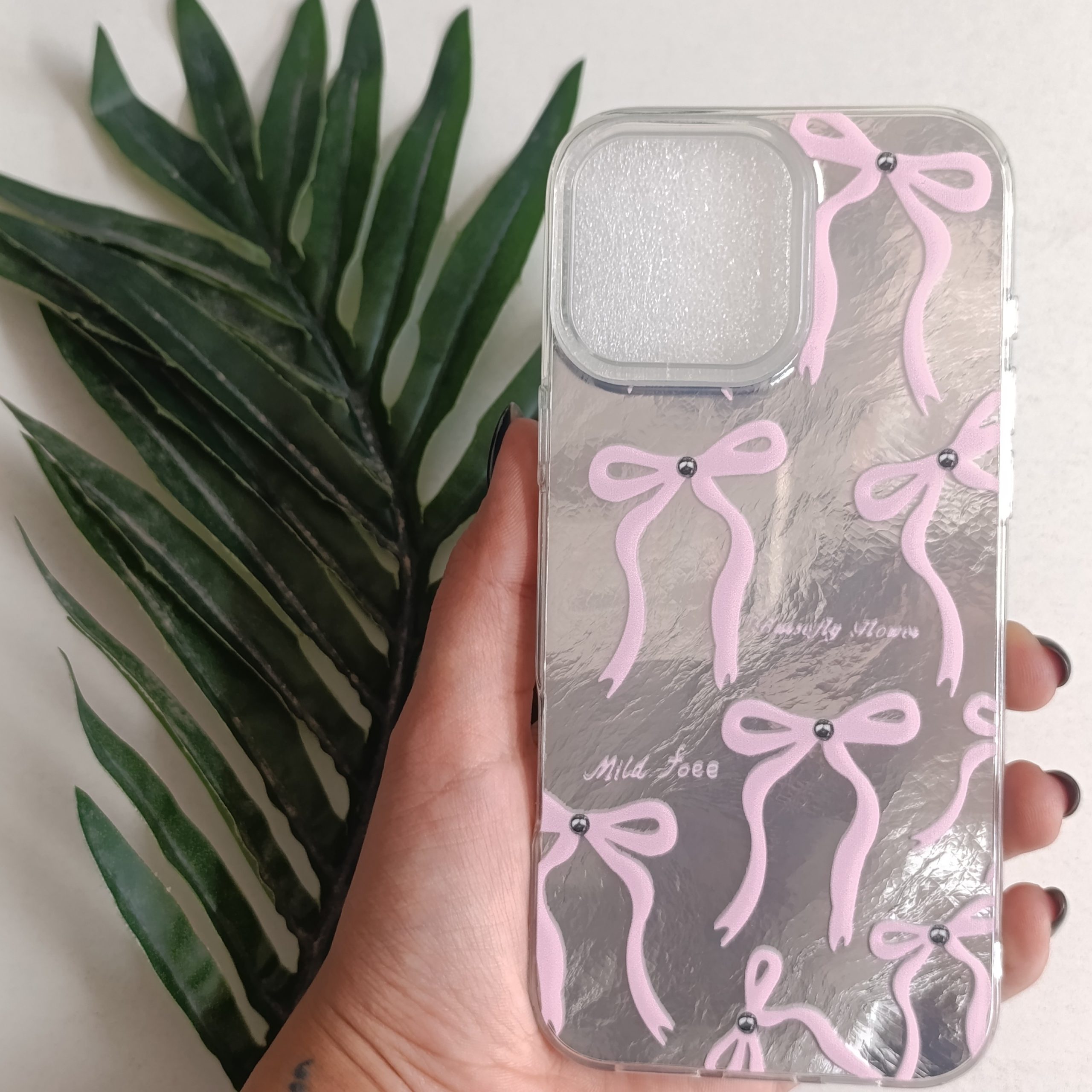 گارد گوشی آیفون Iphone 16 pro max مدل فانتزی دخترانه طرح پاپیون رنگ صورتی قاب و کاور و محافظ موبایل آیفون 16 پرومکس