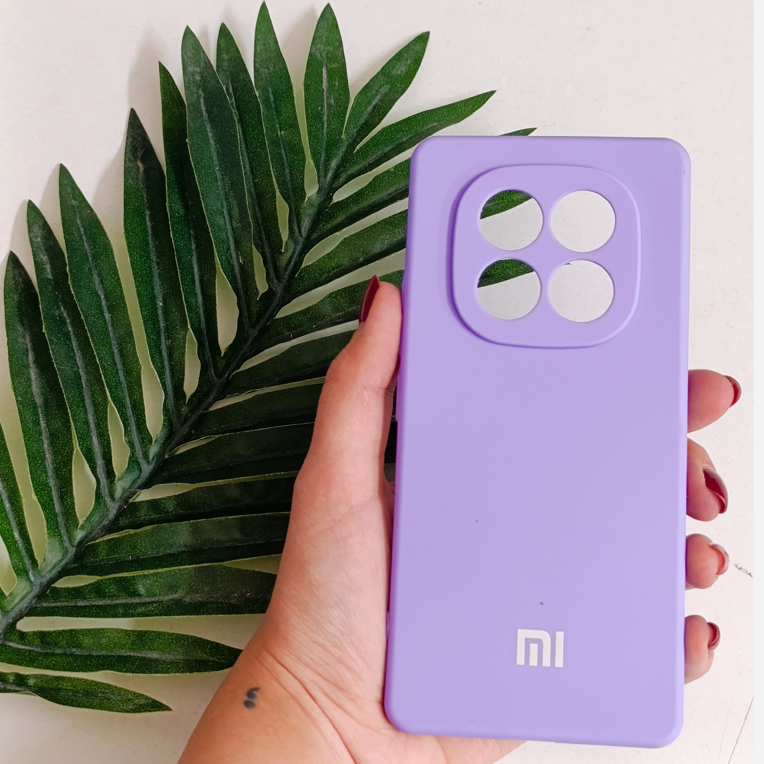 گارد گوشی Note 15 pro مدل سیلیکونی و دارای روکش داخلی رنگ بنفش کم رنگ قاب و کاور محافظ موبایل