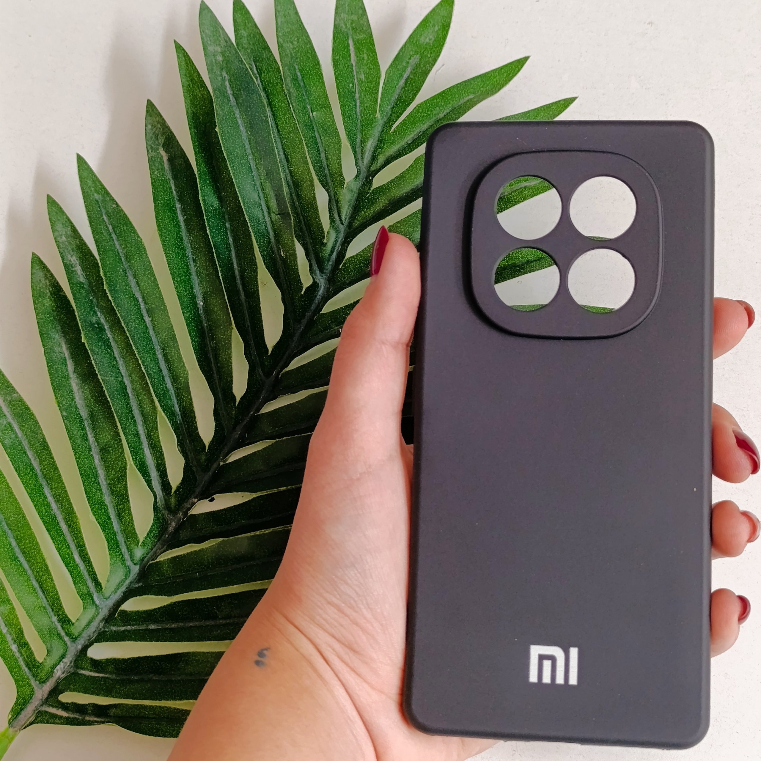 گارد گوشی Note 14 pro مدل سیلیکونی و دارای روکش داخلی رنگ مشکی قاب و کاور محافظ موبایل