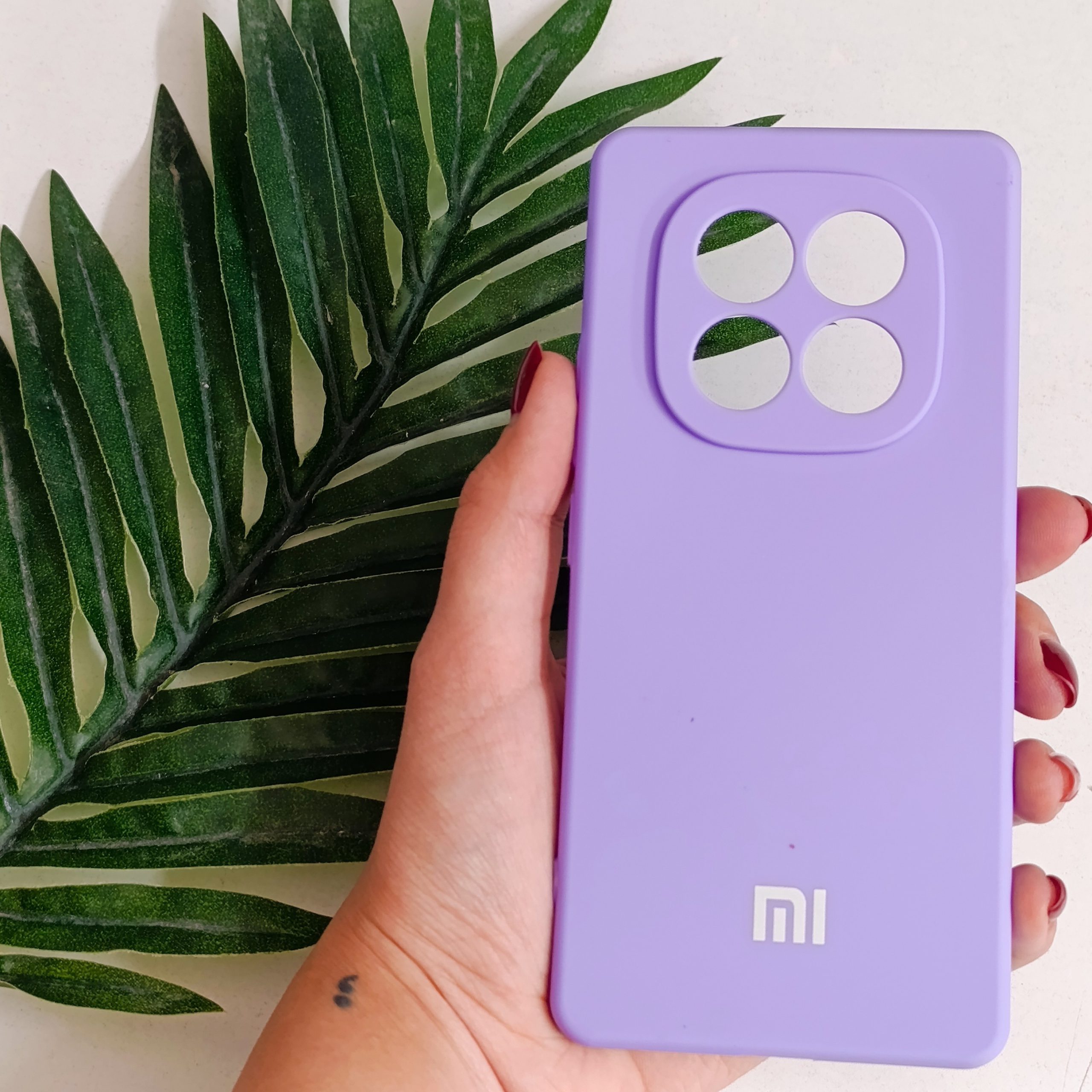 گارد گوشی Note 14 pro مدل سیلیکونی و دارای روکش داخلی رنگ بنفش کم رنگ قاب و کاور محافظ موبایل